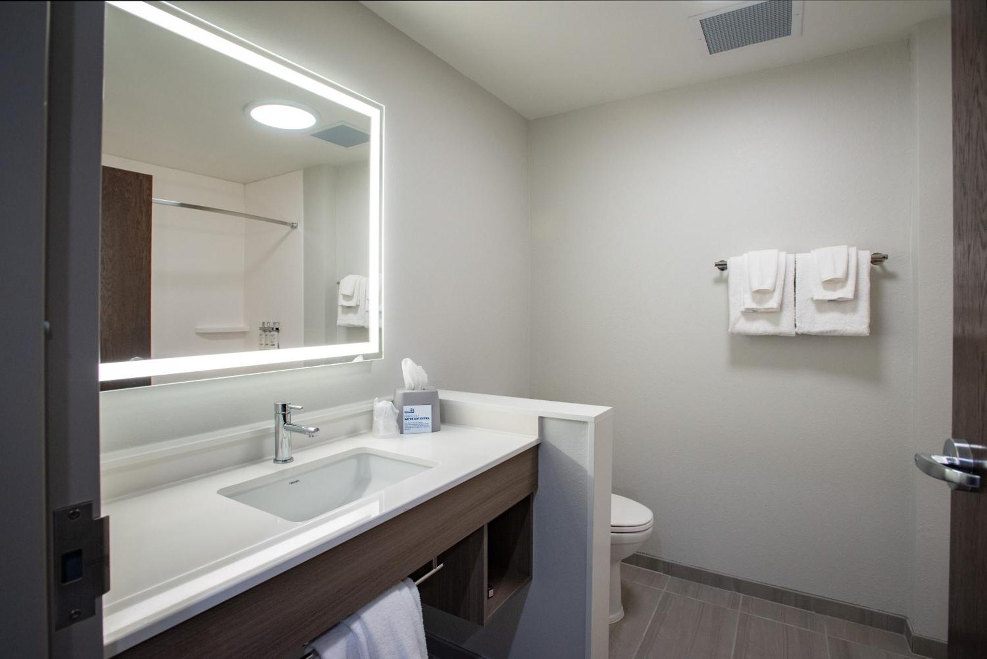 Holiday Inn Express & Suites Pensacola Airport North - I-10 By Ihg Ferry Pass Extérieur photo