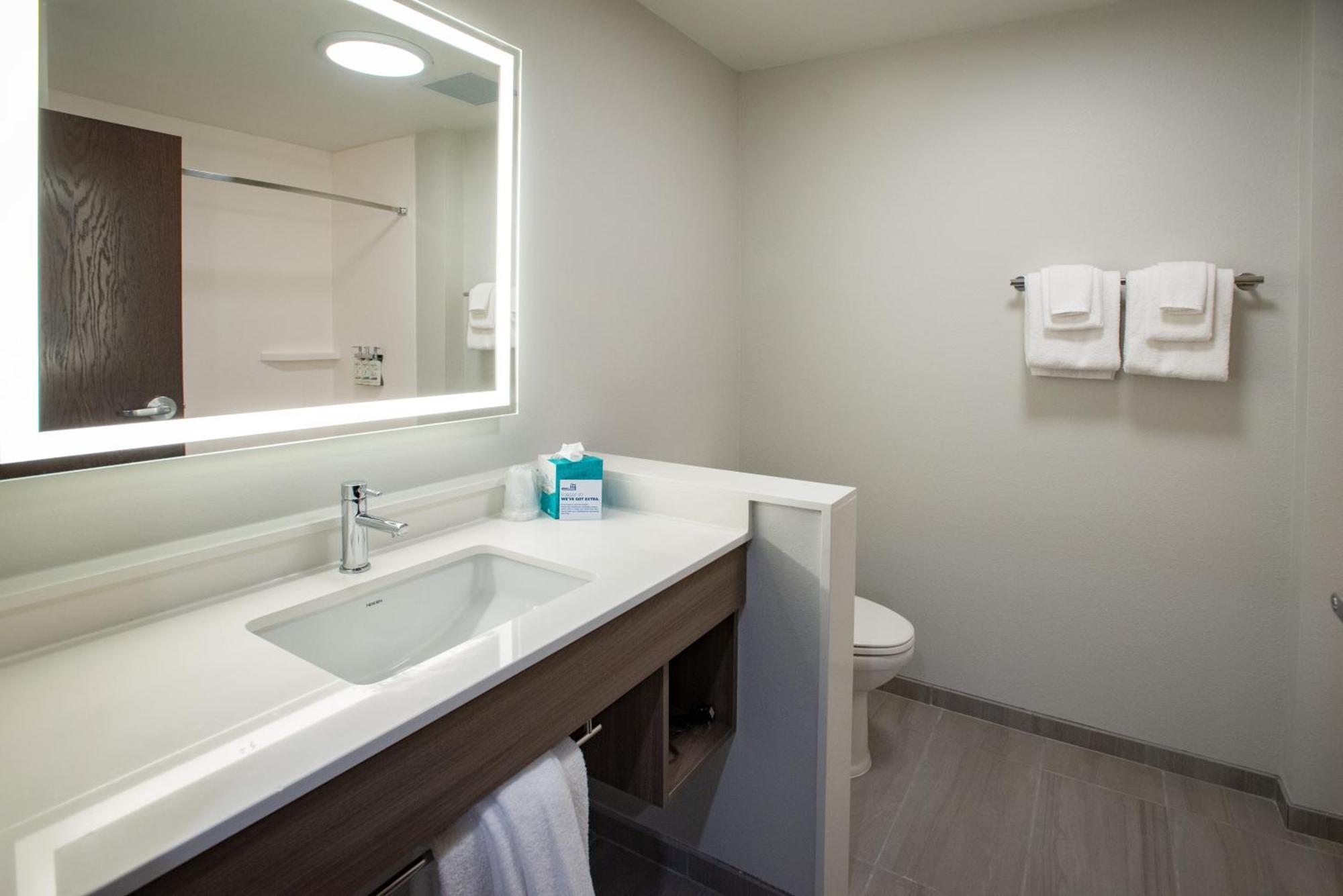 Holiday Inn Express & Suites Pensacola Airport North - I-10 By Ihg Ferry Pass Extérieur photo