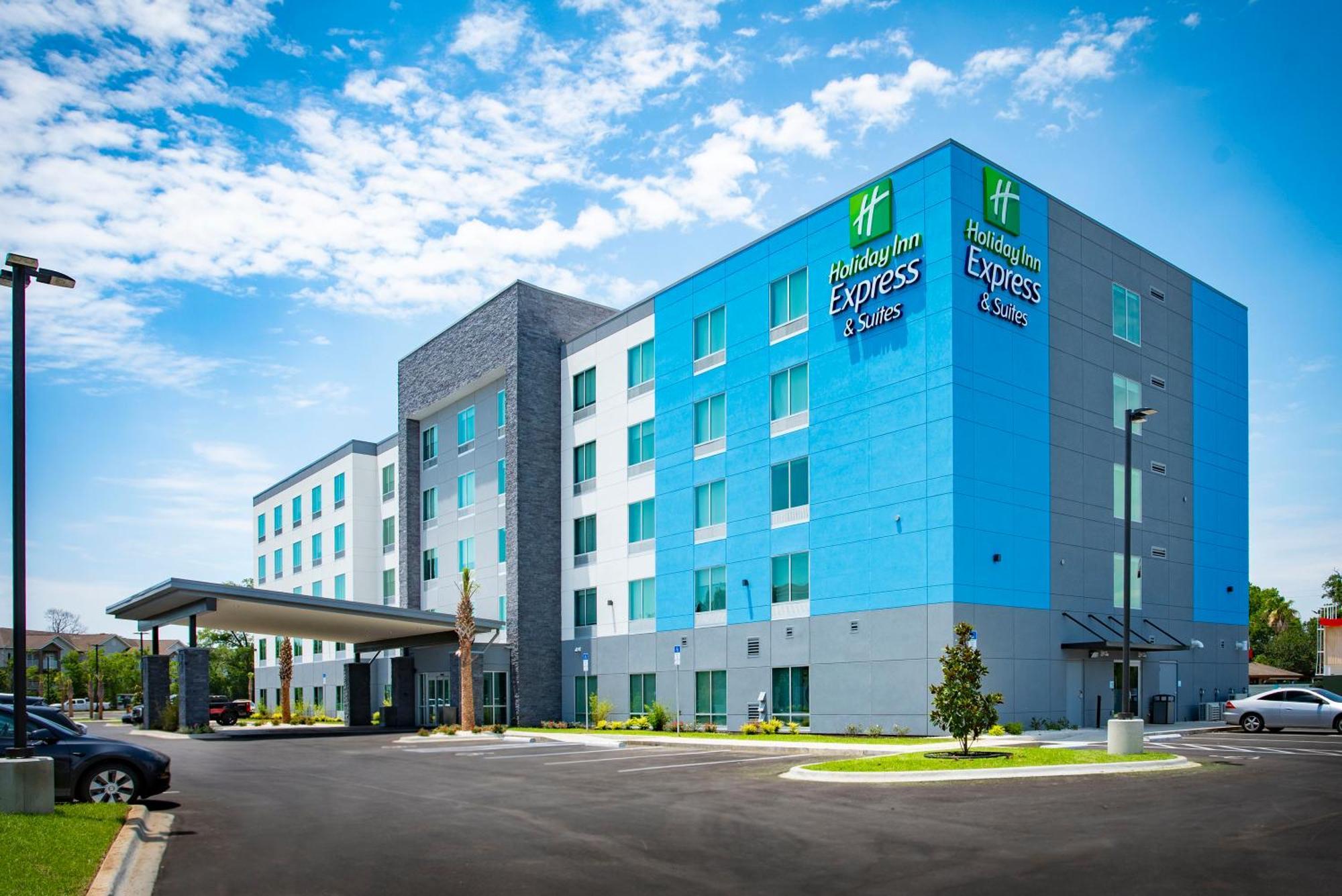 Holiday Inn Express & Suites Pensacola Airport North - I-10 By Ihg Ferry Pass Extérieur photo